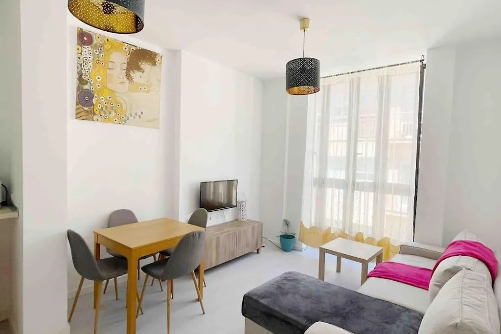2 Bedroom Apartment Next To Plaza De La Merced Málaga